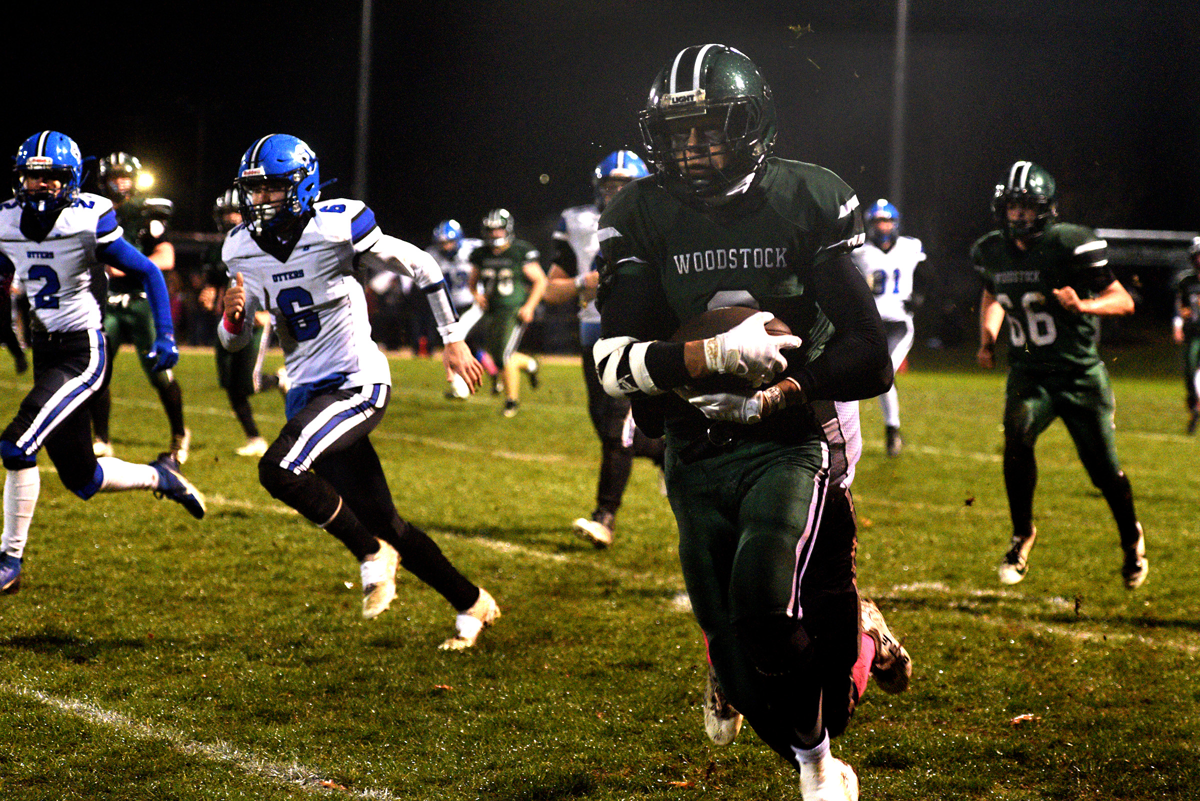 Woodstock football secures spot in finals with shutout victory