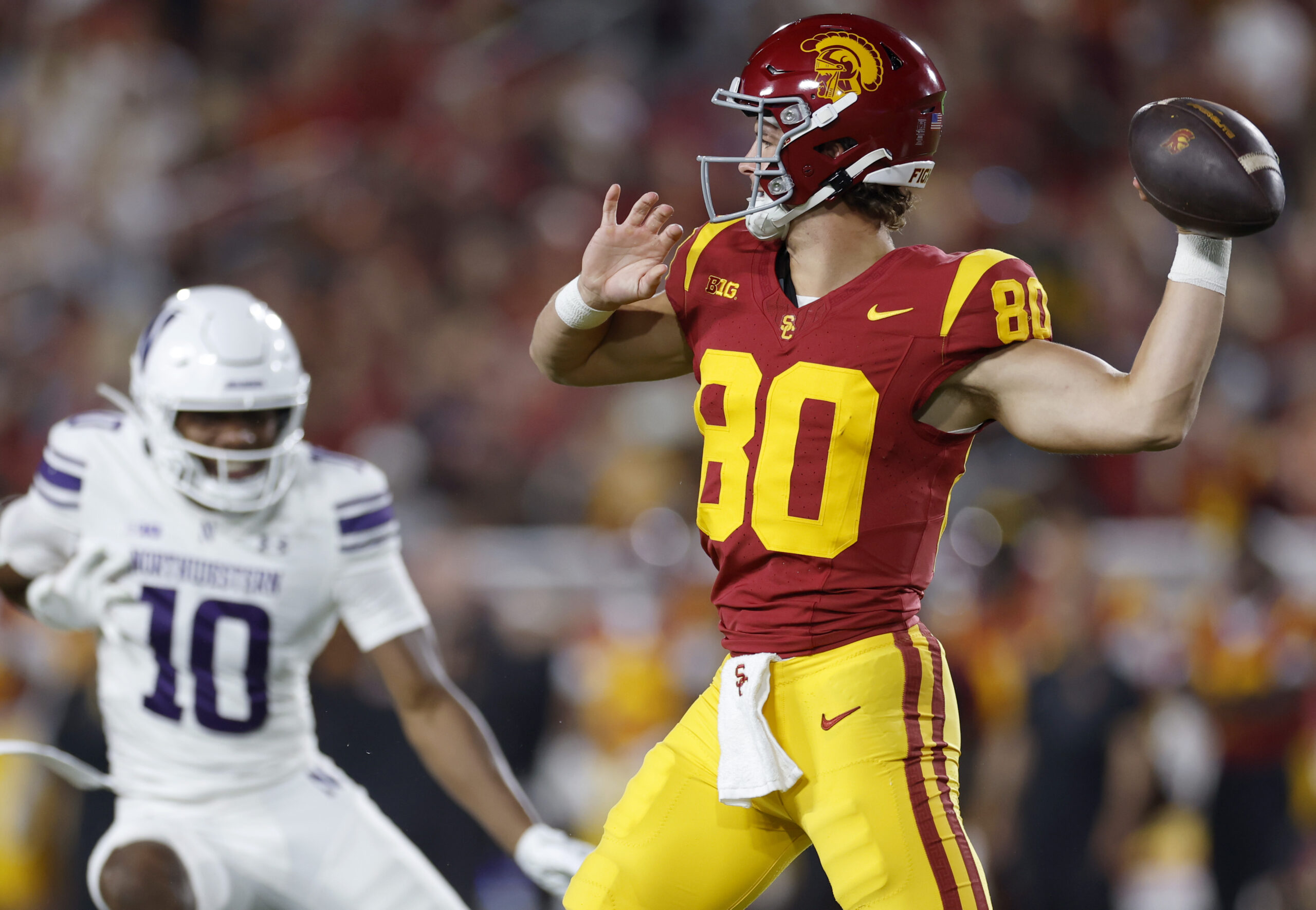 USC pulls off incredible fake punt — thanks to cheeky jersey change